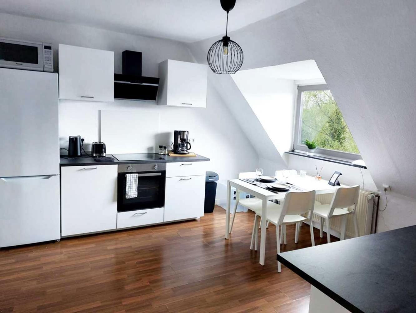 Cozy Apartment With Garden In Γκελσενκίρτσεν Εξωτερικό φωτογραφία